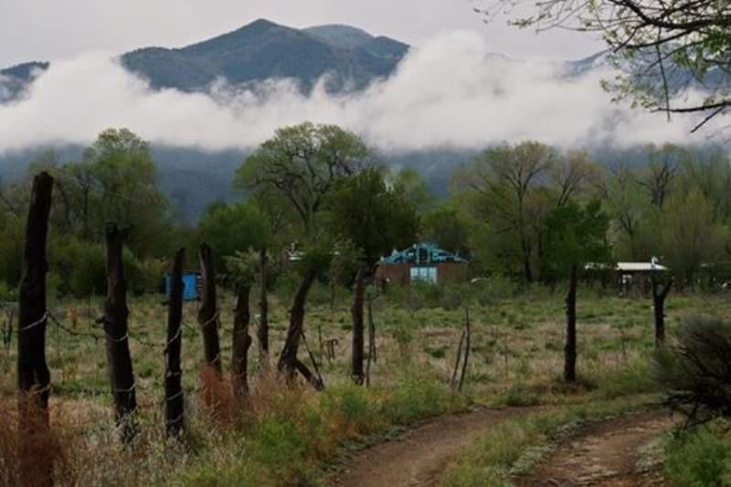 Taos Goji Farm & Eco-Lodge Retreat Arroyo Seco Exterior photo