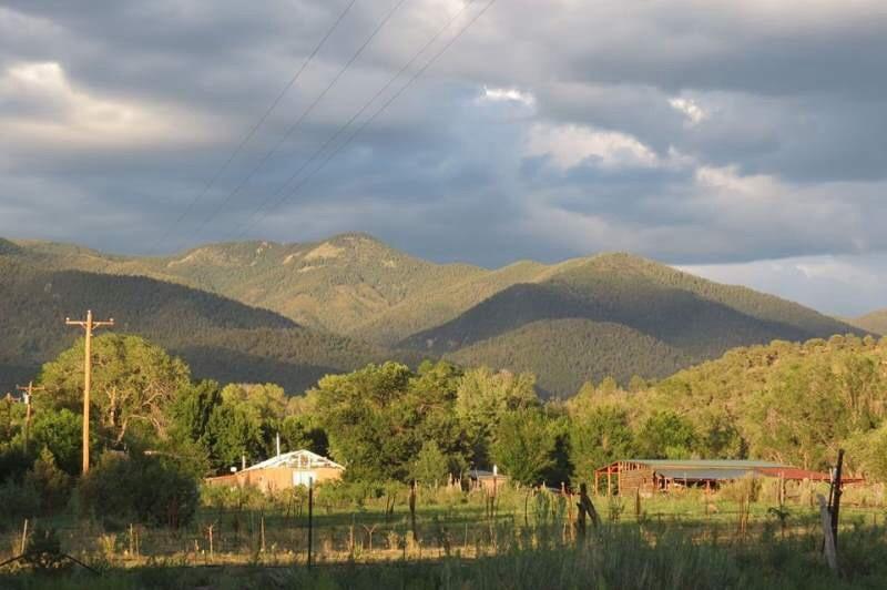 Taos Goji Farm & Eco-Lodge Retreat Arroyo Seco Exterior photo
