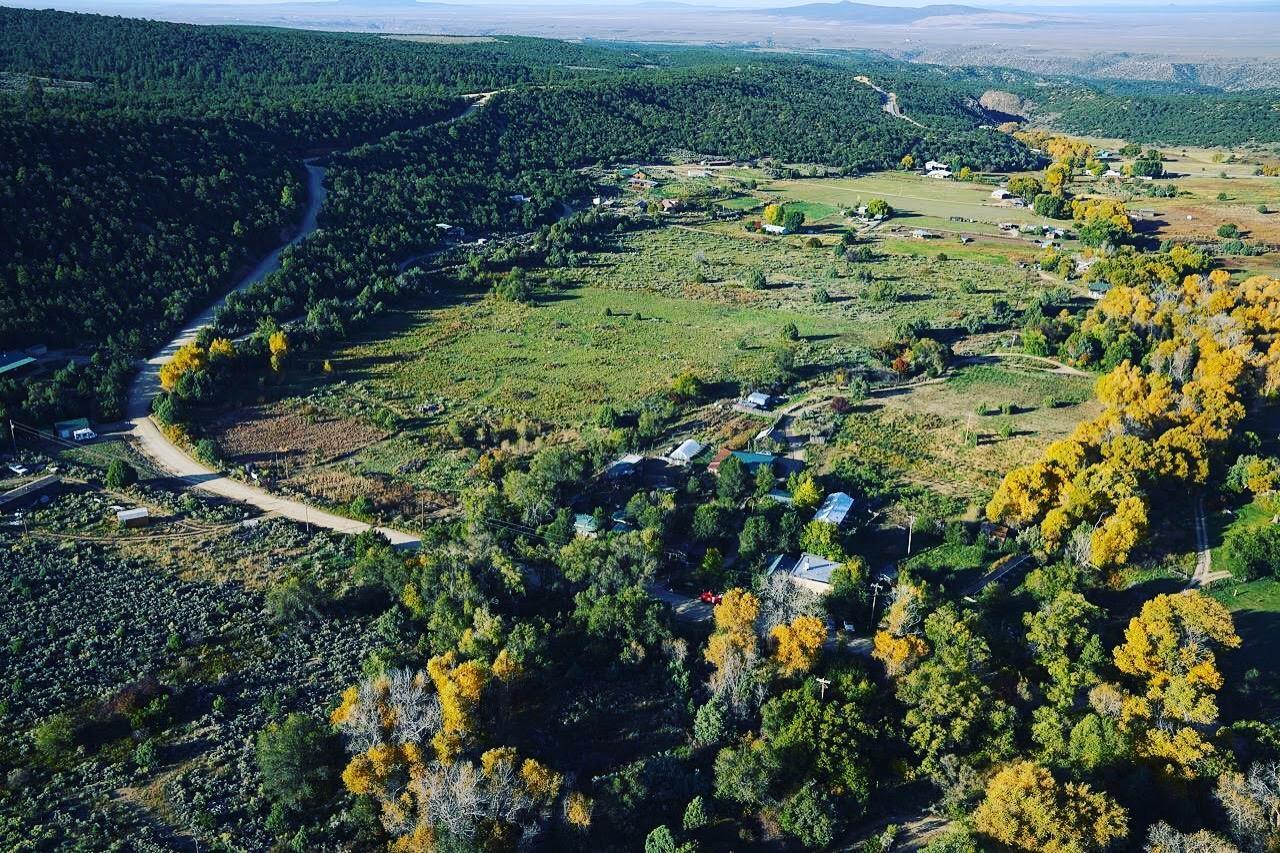 Taos Goji Farm & Eco-Lodge Retreat Arroyo Seco Exterior photo